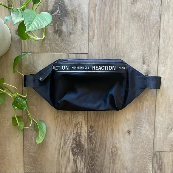 Kenneth Cole Reaction Black Fanny Pack Excellent Condition Adjustable Strap
